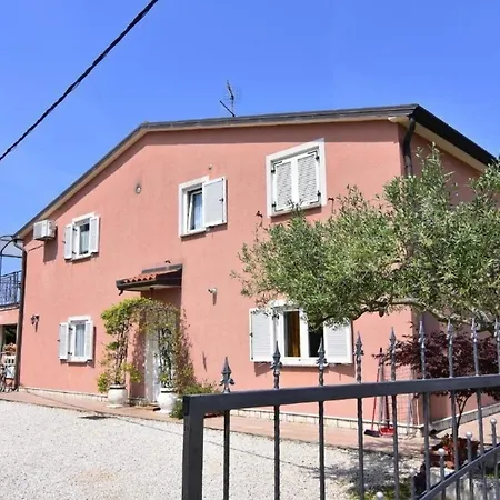 In Duba Mit Privater Terrasse Apartman *