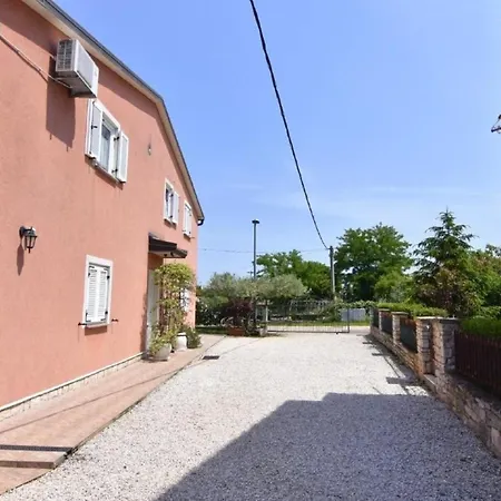 Apartment In Duba Mit Privater Terrasse