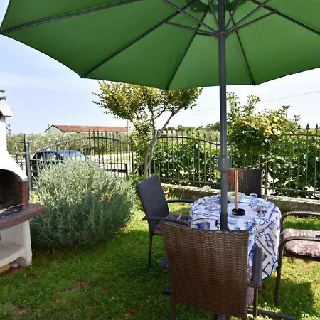 Apartment In Duba Mit Privater Terrasse